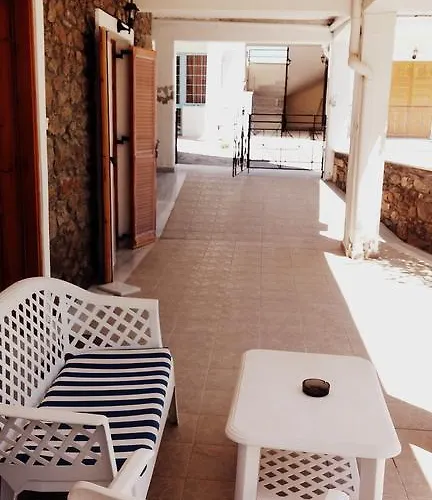 Semesterbostad Dafni *